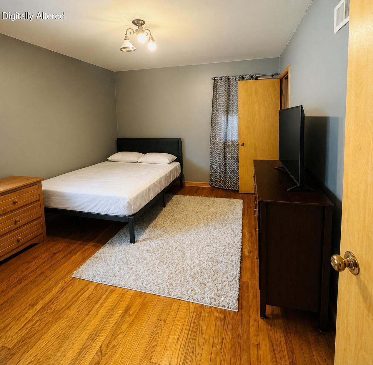 3140 South 28th Street Milwaukee, WI 53215 - Photo 8 of 24 Main level bedroom