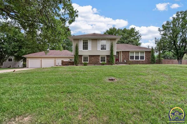 $360,000 | 3539 Northwest 45th Court, Topeka, KS 66618