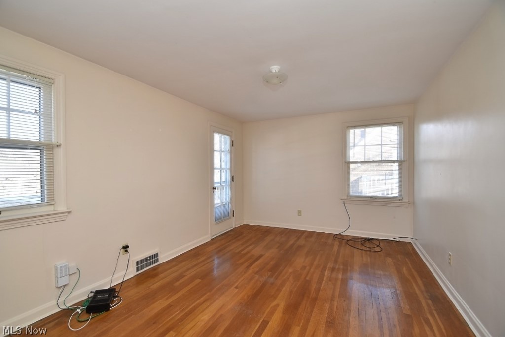 2512 Eaton Road Cleveland, OH 44118 - Photo 21 of 34 2nd bedroom