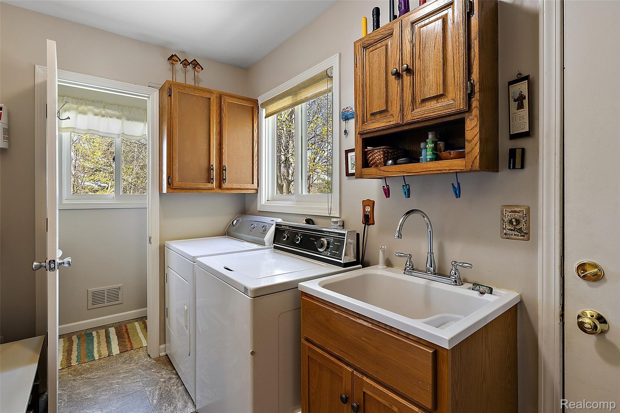 2656 Lake George Road Oakland, MI 48363 - Photo 24 of 64 2656 Lake George-49.jpg