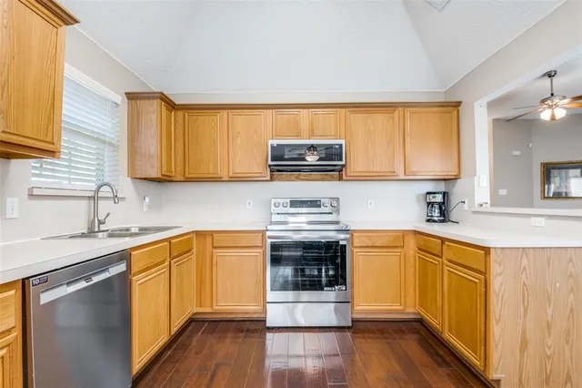 $1,950 | 2902 Goldenwave Drive, Rockwall, TX 75032