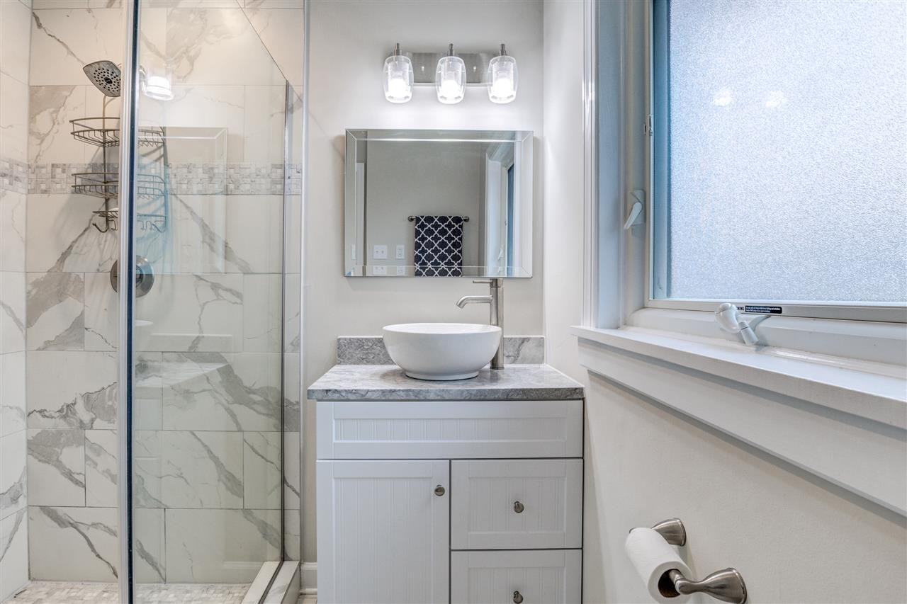 2624 Wade Avenue Raleigh, NC 27607 - Photo 20 of 30 Master bath