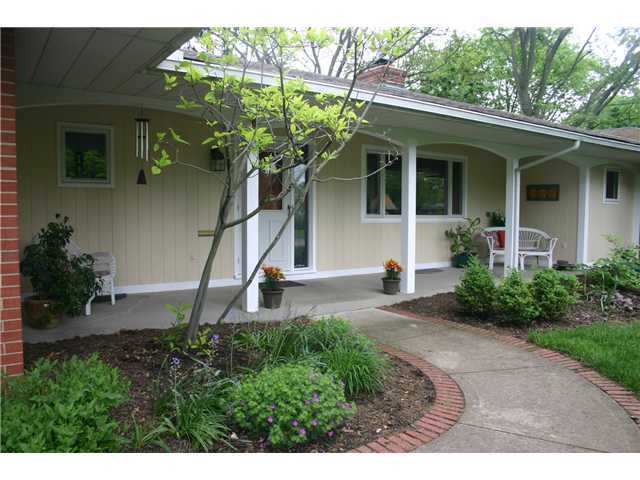 3820 Walhaven Road Columbus, OH 43220 - Photo 2 of 24