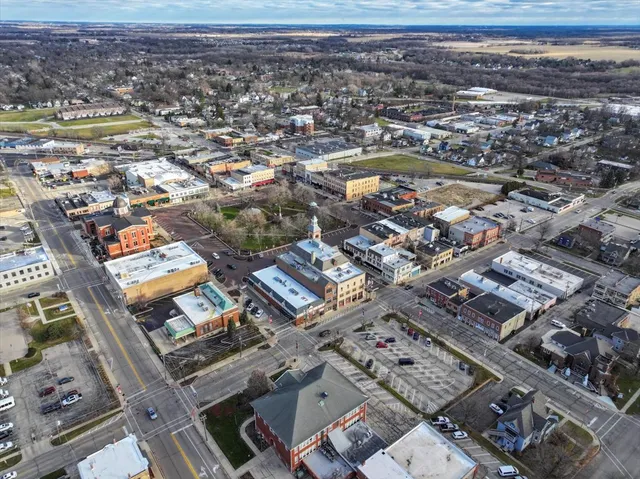 $600,000 | 13902 Kishwaukee Valley Road, Woodstock, IL 60098