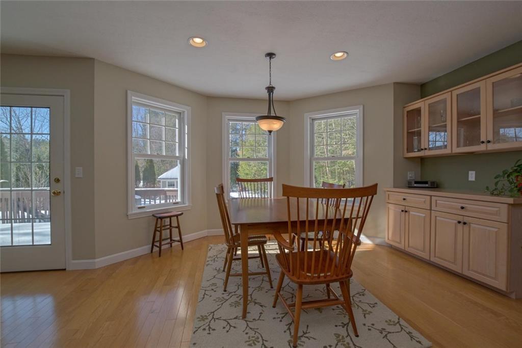 2 Balsam Drive Cumberland Center, ME 04021 - Photo 9 of 35 Dining space