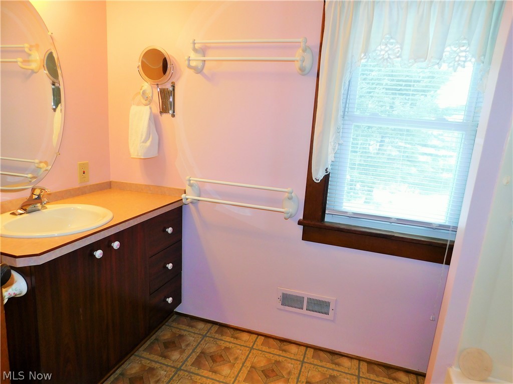 1740 Substation Road Brunswick, OH 44212 - Photo 17 of 26 Gallery Image 17