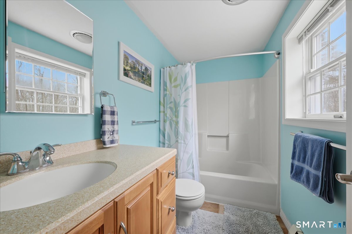 393 Forsyth Road Salem, CT 06420 - Photo 10 of 40