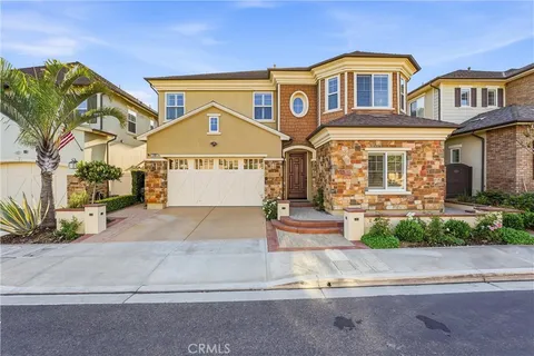$3,250,000 | 17491 Oakbluffs Lane, Huntington Beach, CA 92649