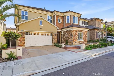 $3,250,000 | 17491 Oakbluffs Lane, Huntington Beach, CA 92649