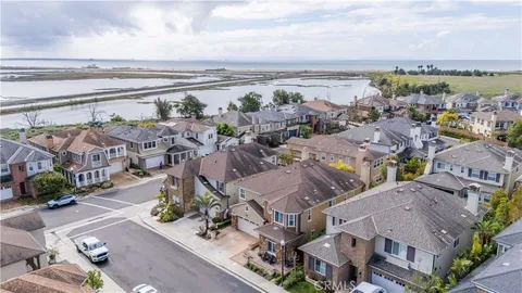 $3,250,000 | 17491 Oakbluffs Lane, Huntington Beach, CA 92649