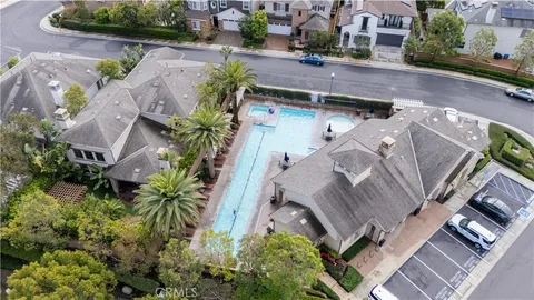 $3,250,000 | 17491 Oakbluffs Lane, Huntington Beach, CA 92649