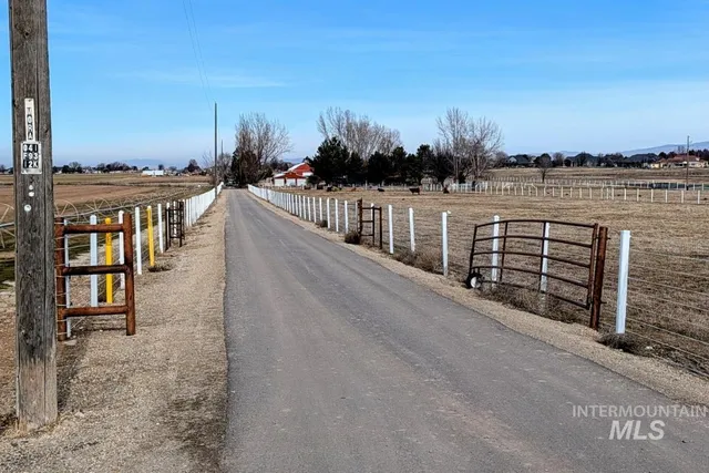 $2,400,000 | 3606 East Columbia Road, Meridian, ID 83642