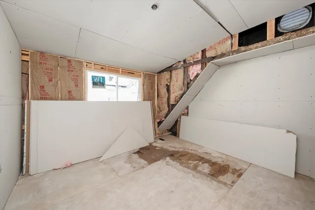 a view of entryway and hall