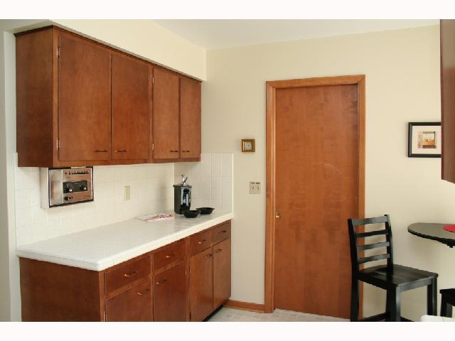 2295 Cheltenham Road Columbus, OH 43220 - Photo 6 of 18 Gallery Image 6