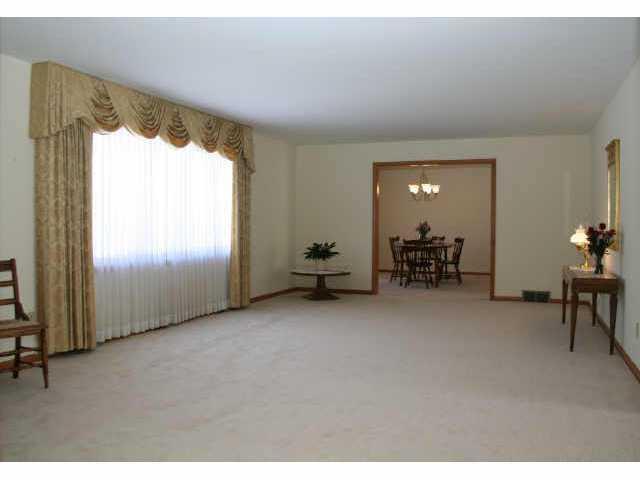 2295 Cheltenham Road Columbus, OH 43220 - Photo 9 of 18 Gallery Image 9