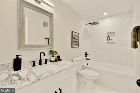 $549,900 | 2606 41st Street Northwest, Unit 6, Washington, DC 20007