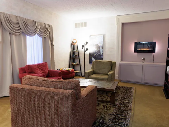 $265,000 | 208 West Erie Street, Albion, MI 49224