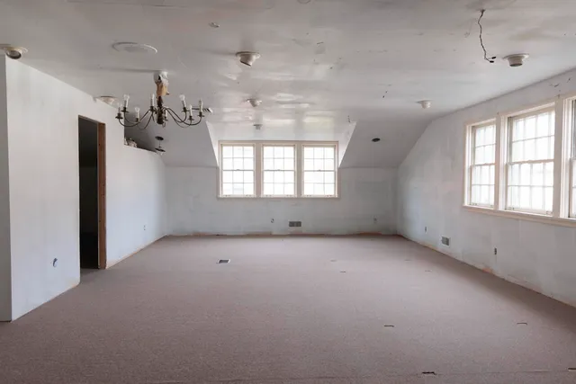 $265,000 | 208 West Erie Street, Albion, MI 49224