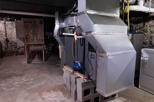 $265,000 | 208 West Erie Street, Albion, MI 49224