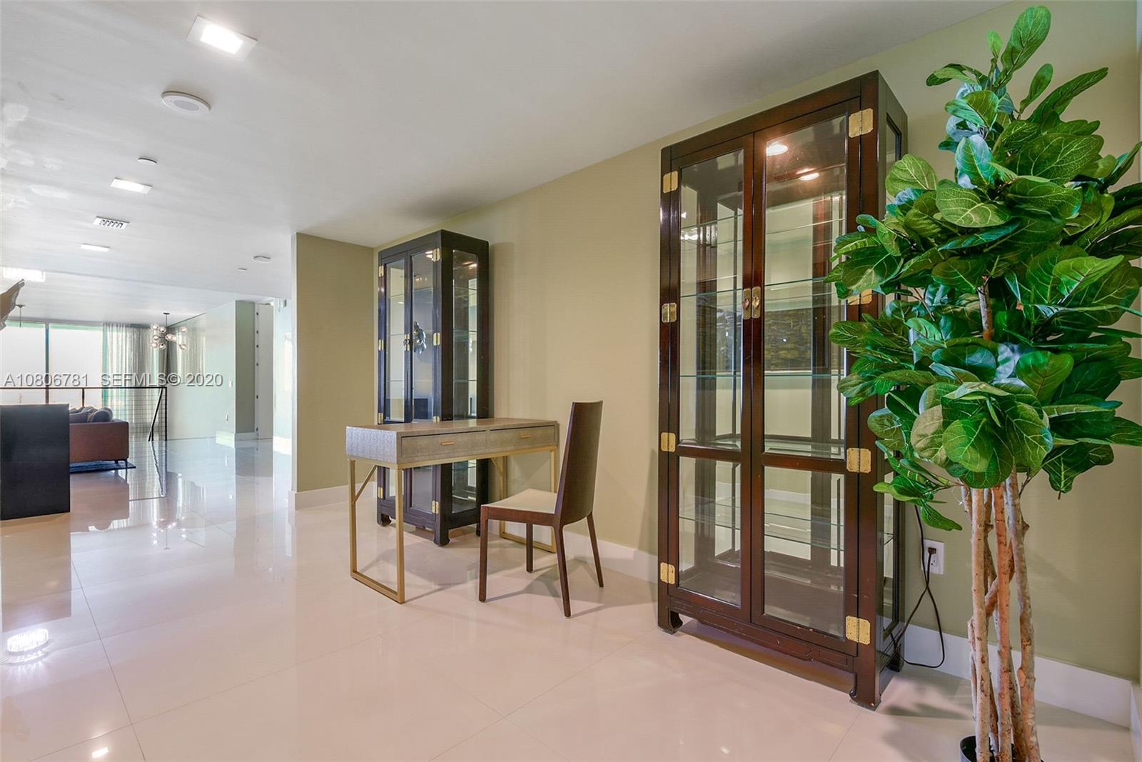 1040 Biscayne Boulevard, Unit PH4202 Miami, FL 33132 - Photo 28 of 58