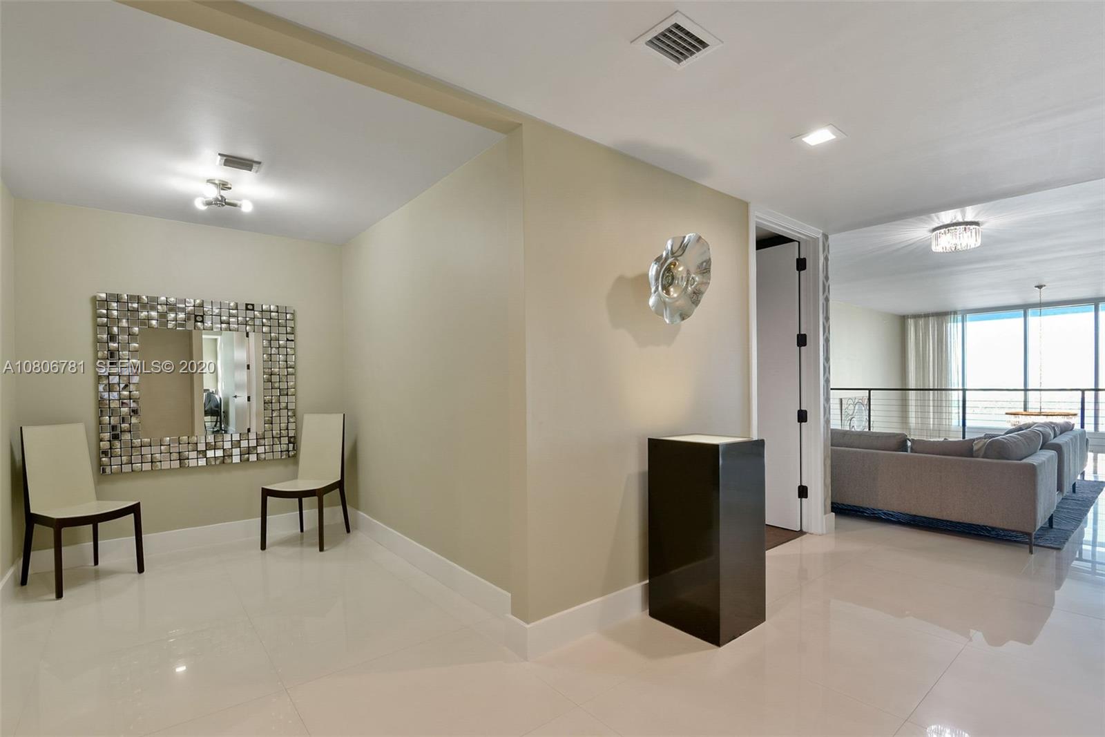 1040 Biscayne Boulevard, Unit PH4202 Miami, FL 33132 - Photo 29 of 58