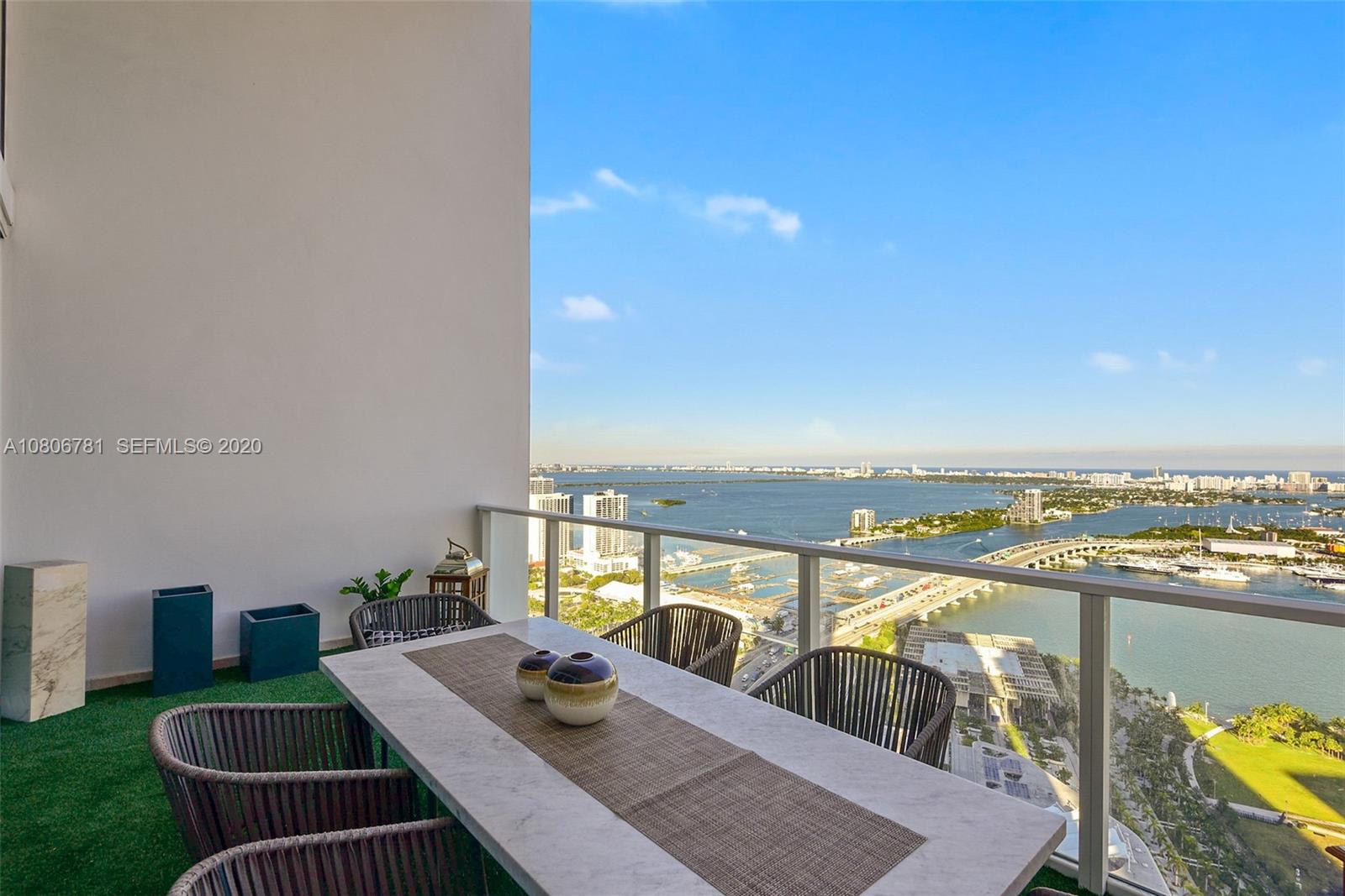 1040 Biscayne Boulevard, Unit PH4202 Miami, FL 33132 - Photo 4 of 58