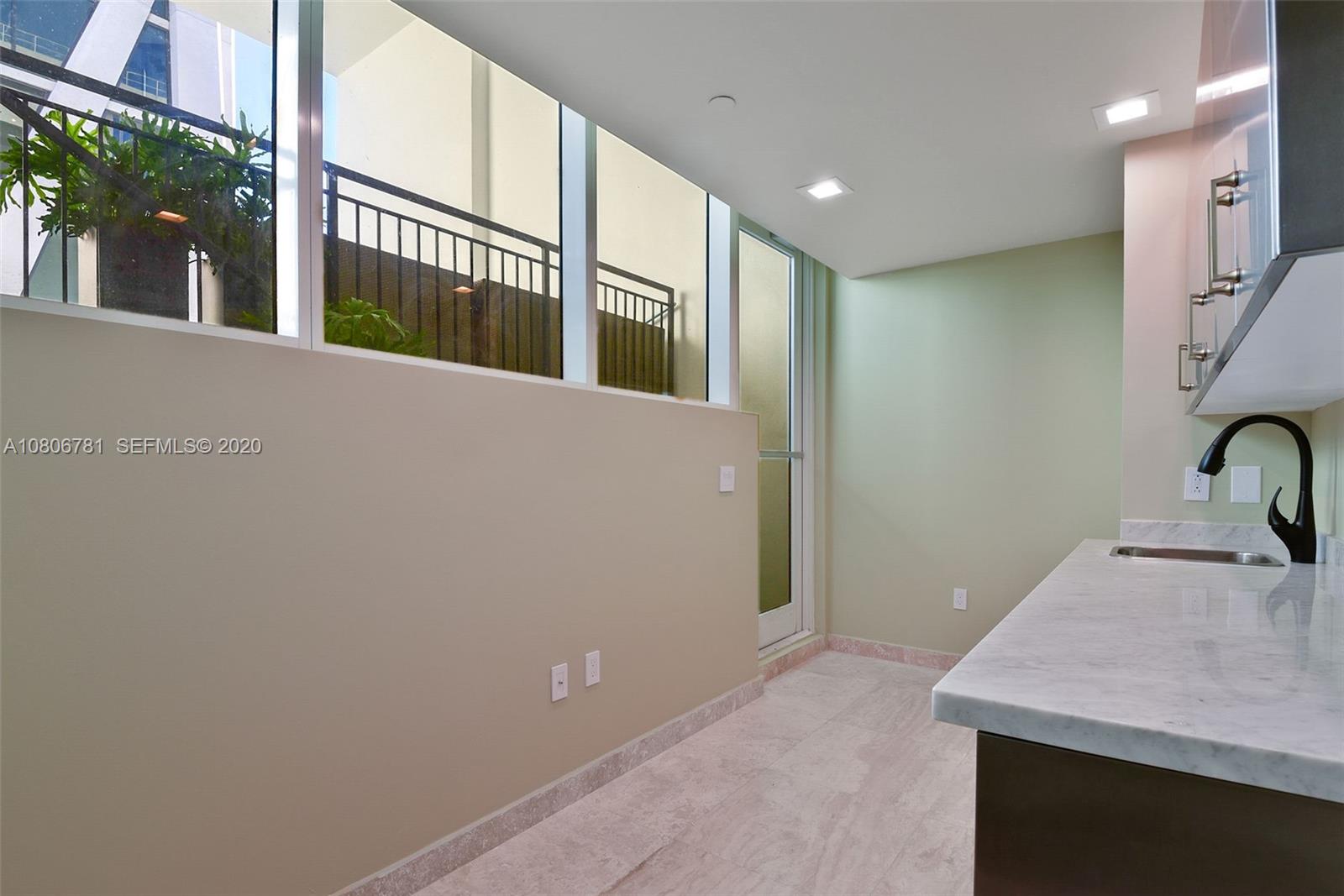 1040 Biscayne Boulevard, Unit PH4202 Miami, FL 33132 - Photo 42 of 58