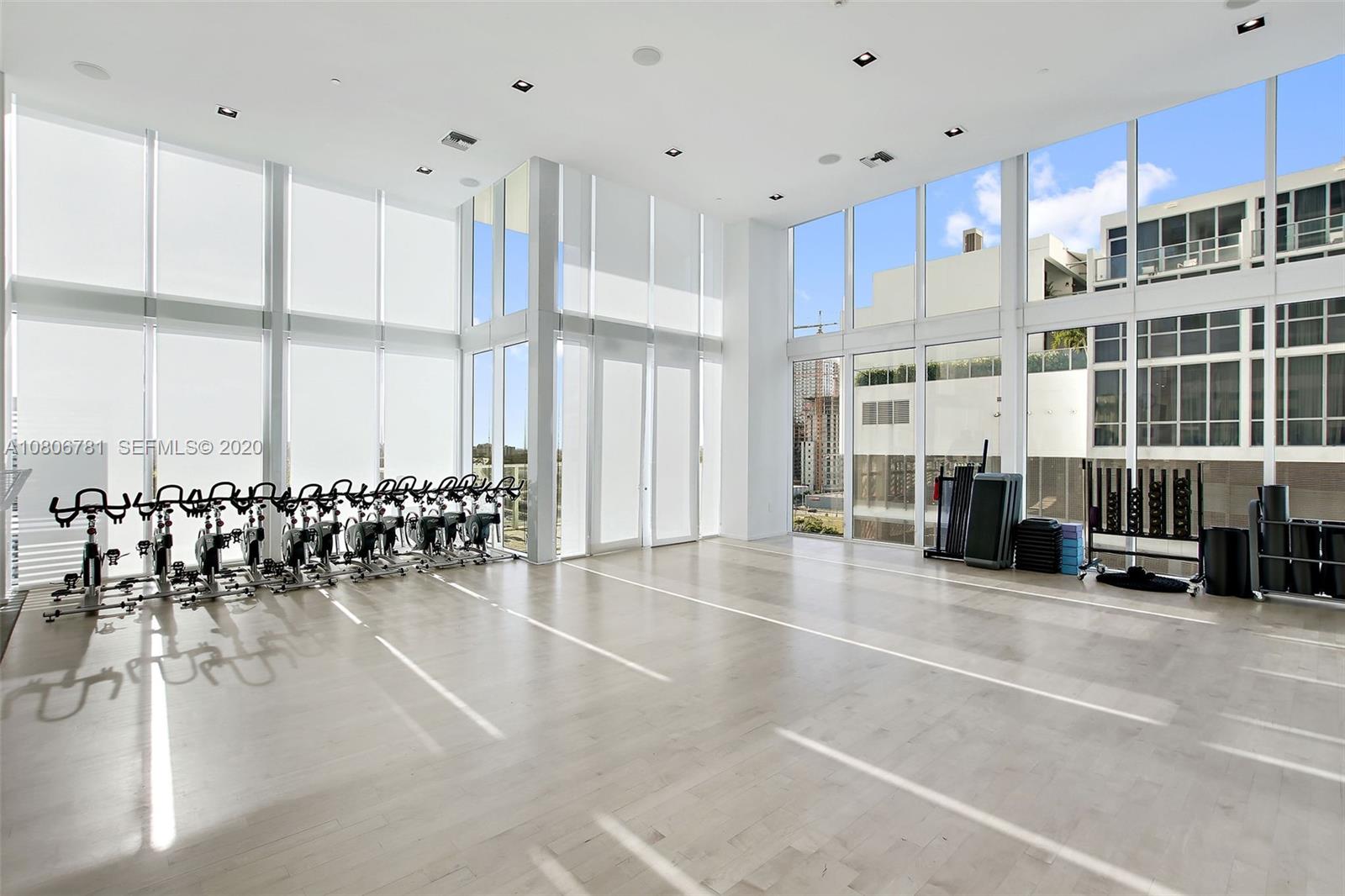 1040 Biscayne Boulevard, Unit PH4202 Miami, FL 33132 - Photo 45 of 58