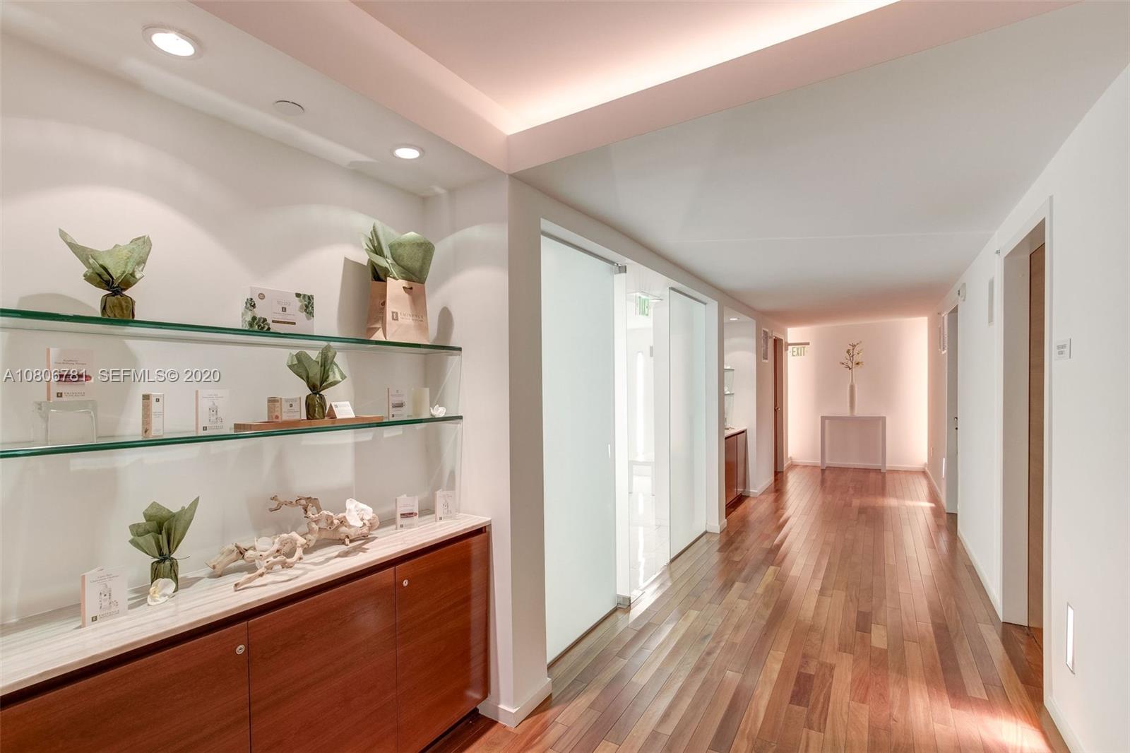 1040 Biscayne Boulevard, Unit PH4202 Miami, FL 33132 - Photo 48 of 58