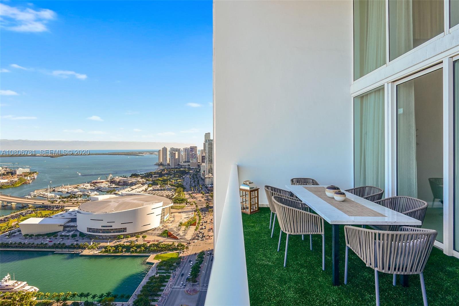 1040 Biscayne Boulevard, Unit PH4202 Miami, FL 33132 - Photo 5 of 58