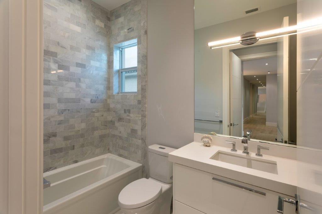 3129 Northeast 31st Avenue Lighthouse Point, FL 33064 - Photo 21 of 31