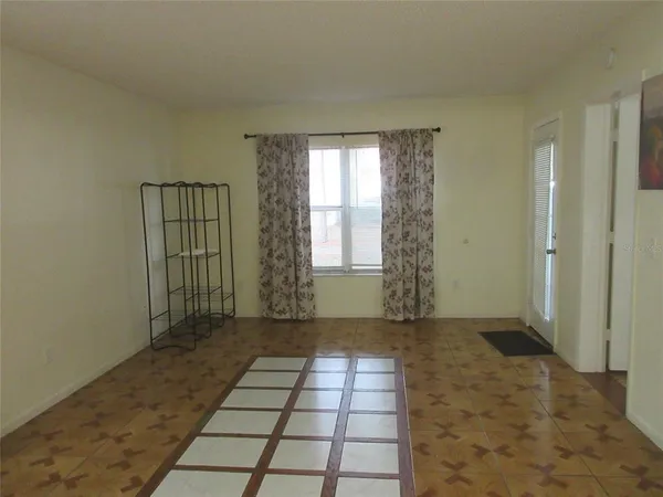 $1,075 | 8216 Fairways Circle, Unit C102, Ocala, FL 34472