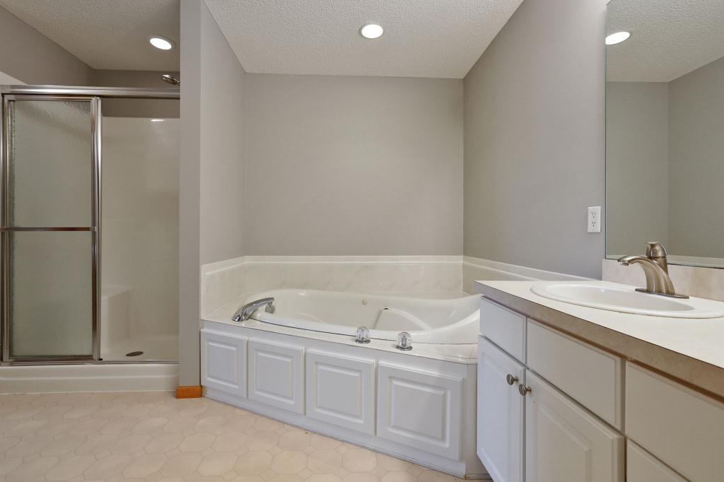 5666 Heather Ridge Drive Shoreview, MN 55126 - Photo 13 of 22