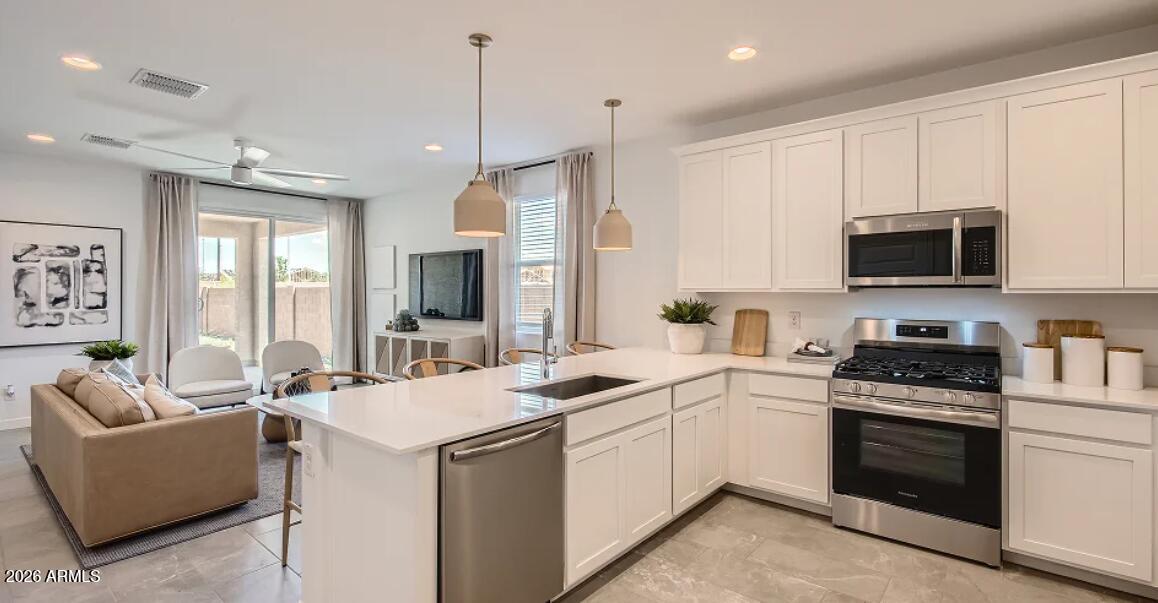 2118 Rutledge Avenue Apache Junction, AZ 85120 - Photo 2 of 21 Kitchen