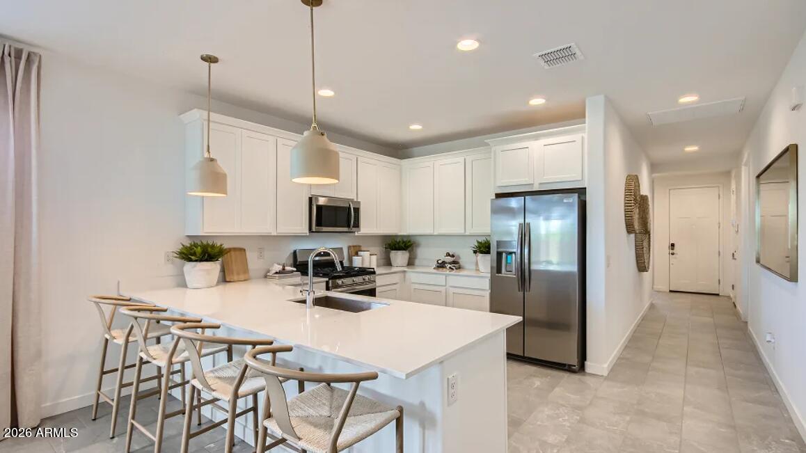 2118 Rutledge Avenue Apache Junction, AZ 85120 - Photo 3 of 21 Kitchen