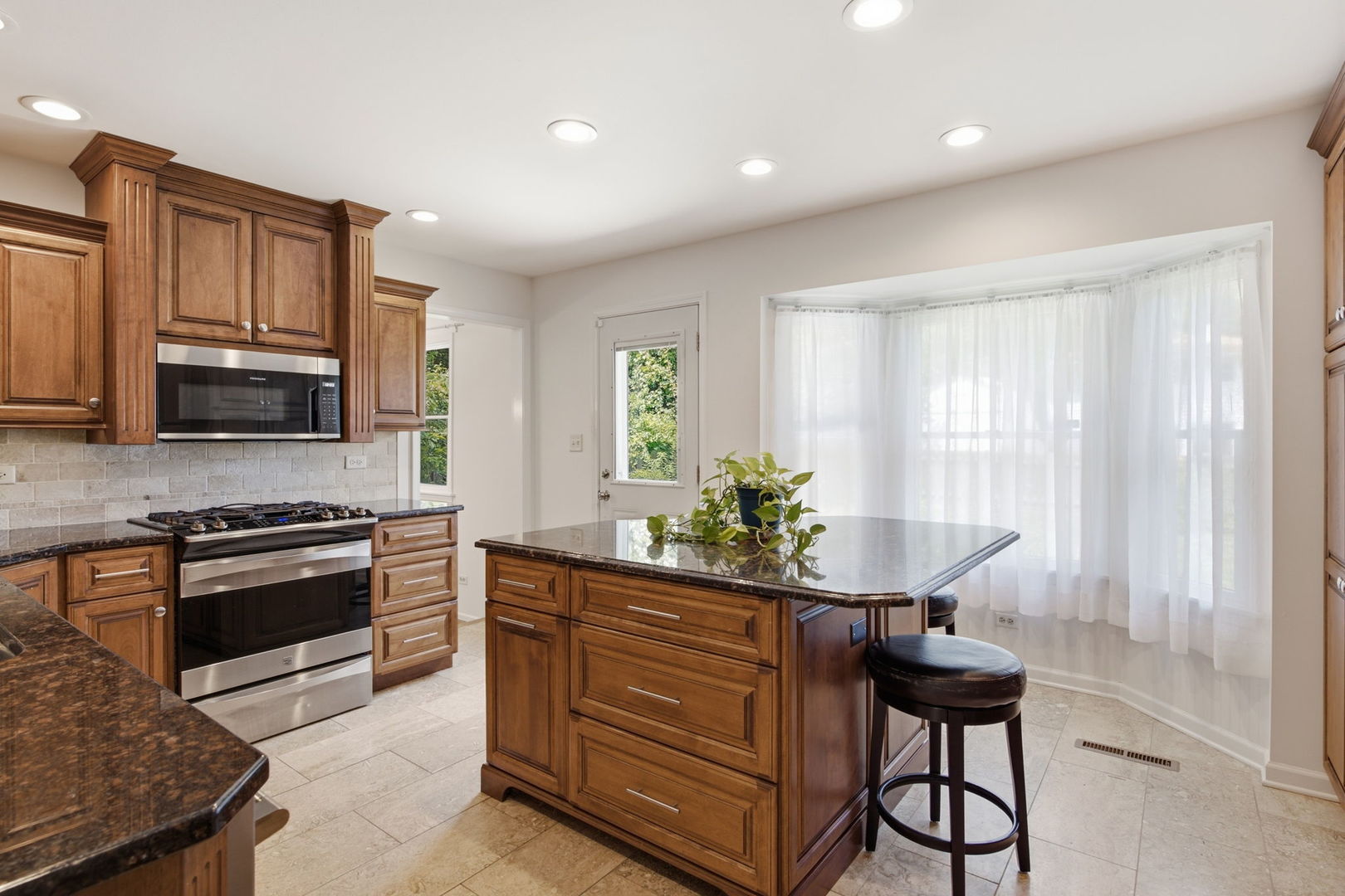 460 Trinity Court Buffalo Grove, IL 60089 - Photo 6 of 27
