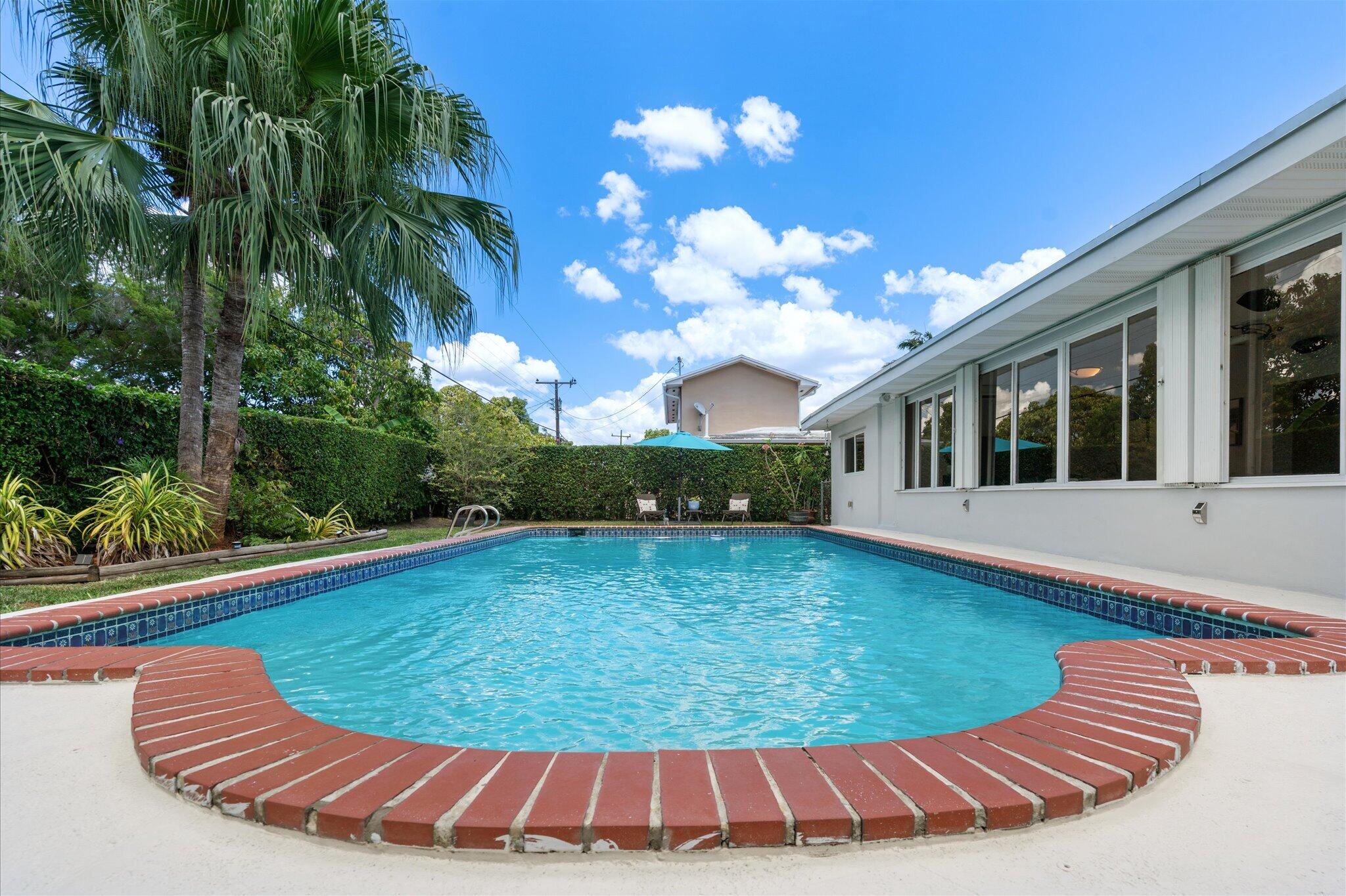 8341 Southwest 14th Street Miami, FL 33144 - Photo 6 of 41 5-20-mkw03320