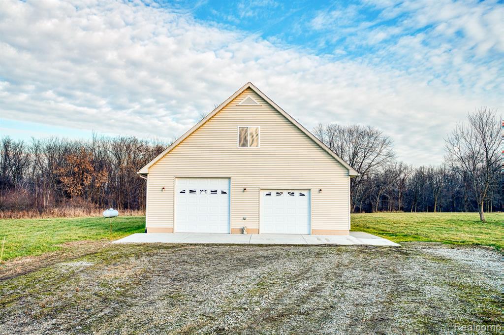 9377 Crofoot Road Fowlerville, MI 48836 - Photo 13 of 26