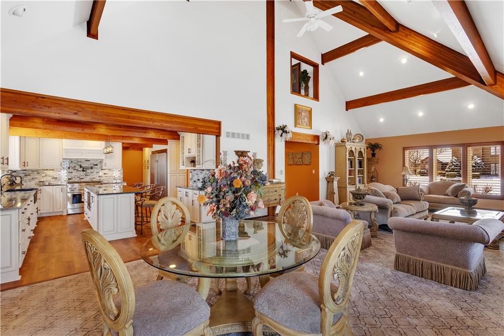 204 South Links Avenue Butler, PA 16001 - Photo 19 of 46 Soaring vaulted ceilings