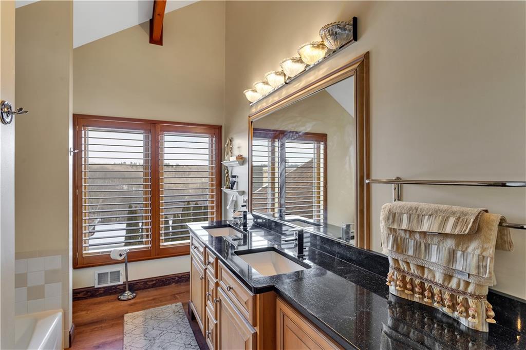 204 South Links Avenue Butler, PA 16001 - Photo 29 of 46 Upper full bath