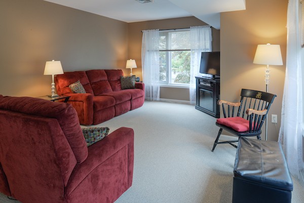 4 Duck Pond Road, Unit 217 Beverly, MA 01915 - Photo 4 of 16 Gallery Image 4