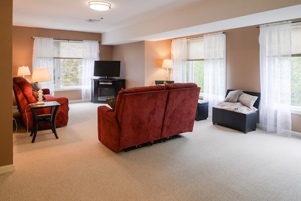 4 Duck Pond Road, Unit 217 Beverly, MA 01915 - Photo 6 of 16 Gallery Image 6