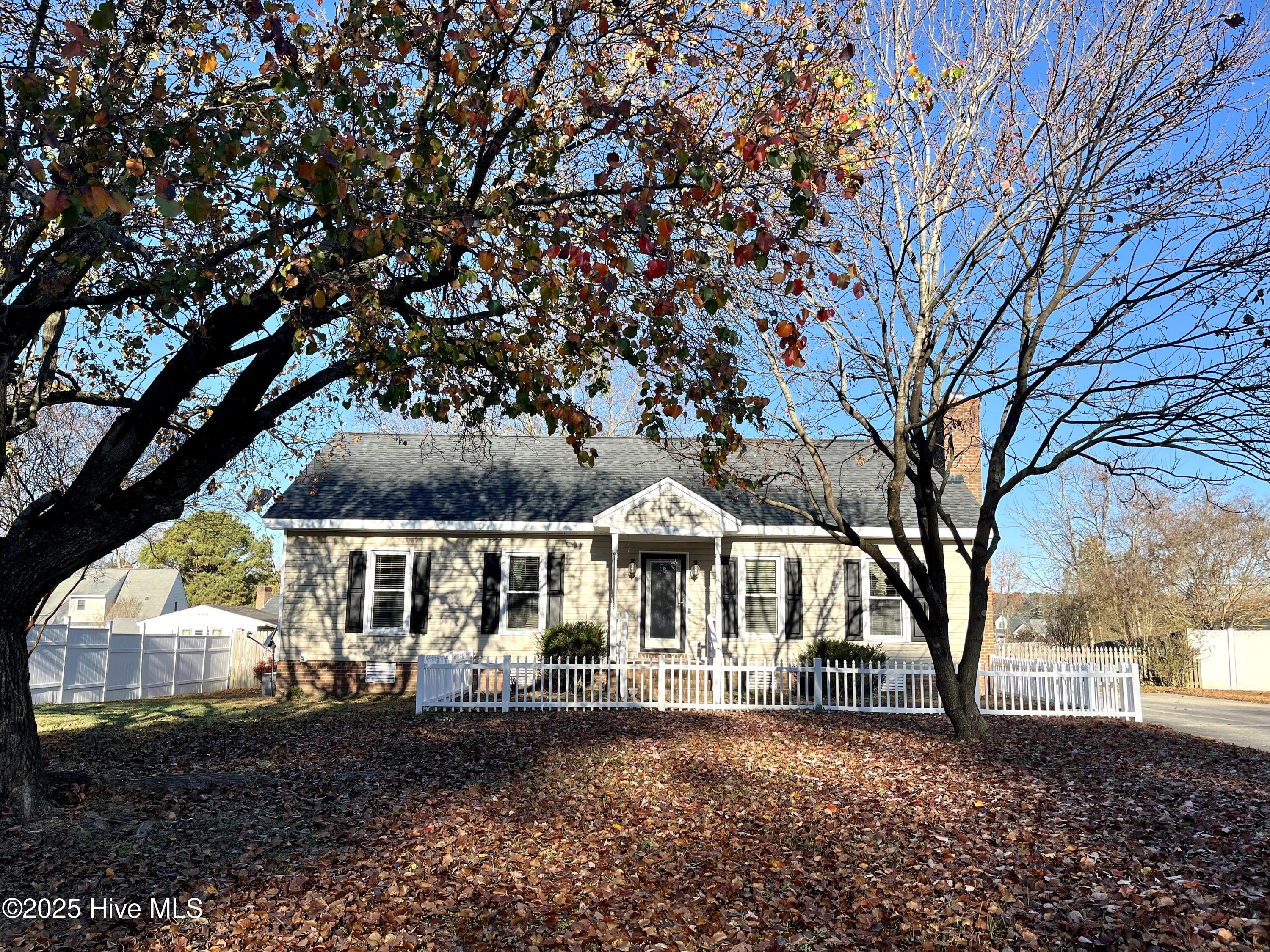 3003 Kings Mill Walk Wilson, NC 27896 - Photo 2 of 22 IMG_4923