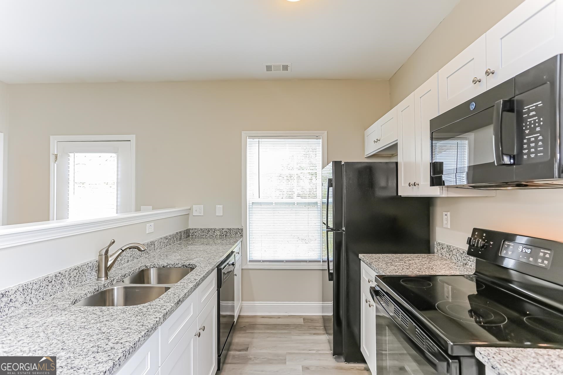 298 Delevan Street Southwest Atlanta, GA 30315 - Photo 5 of 17