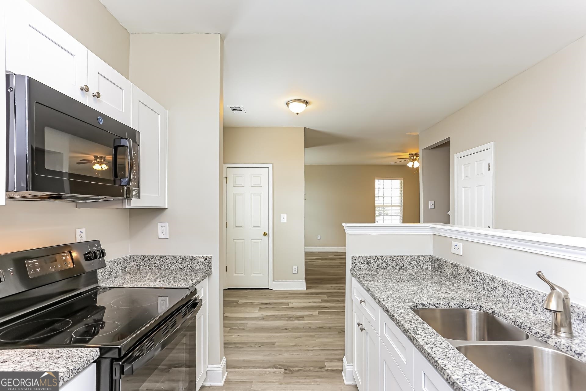 298 Delevan Street Southwest Atlanta, GA 30315 - Photo 6 of 17