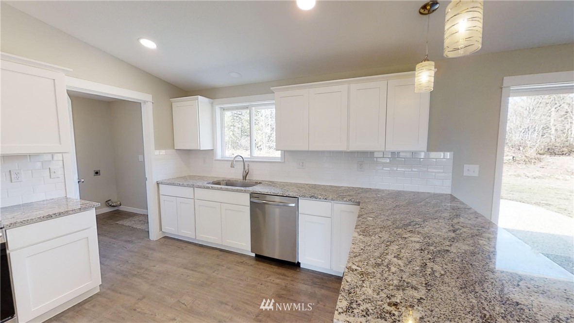 5405 Lemon Road Northeast Olympia, WA 98506 - Photo 10 of 31 Gallery Image 10