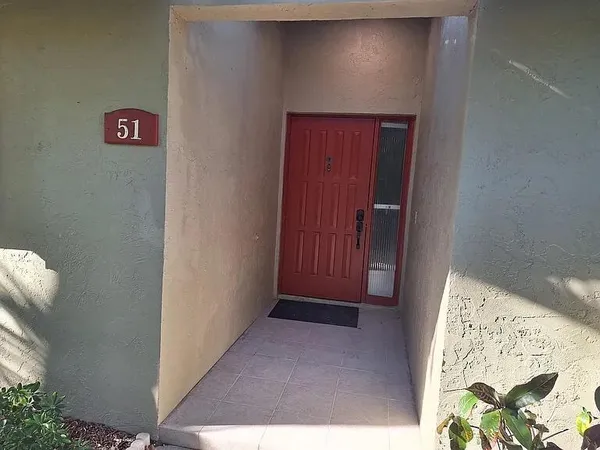 $2,400 | 51 Meadows Drive, Boynton Beach, FL 33436