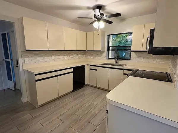 $2,400 | 51 Meadows Drive, Boynton Beach, FL 33436