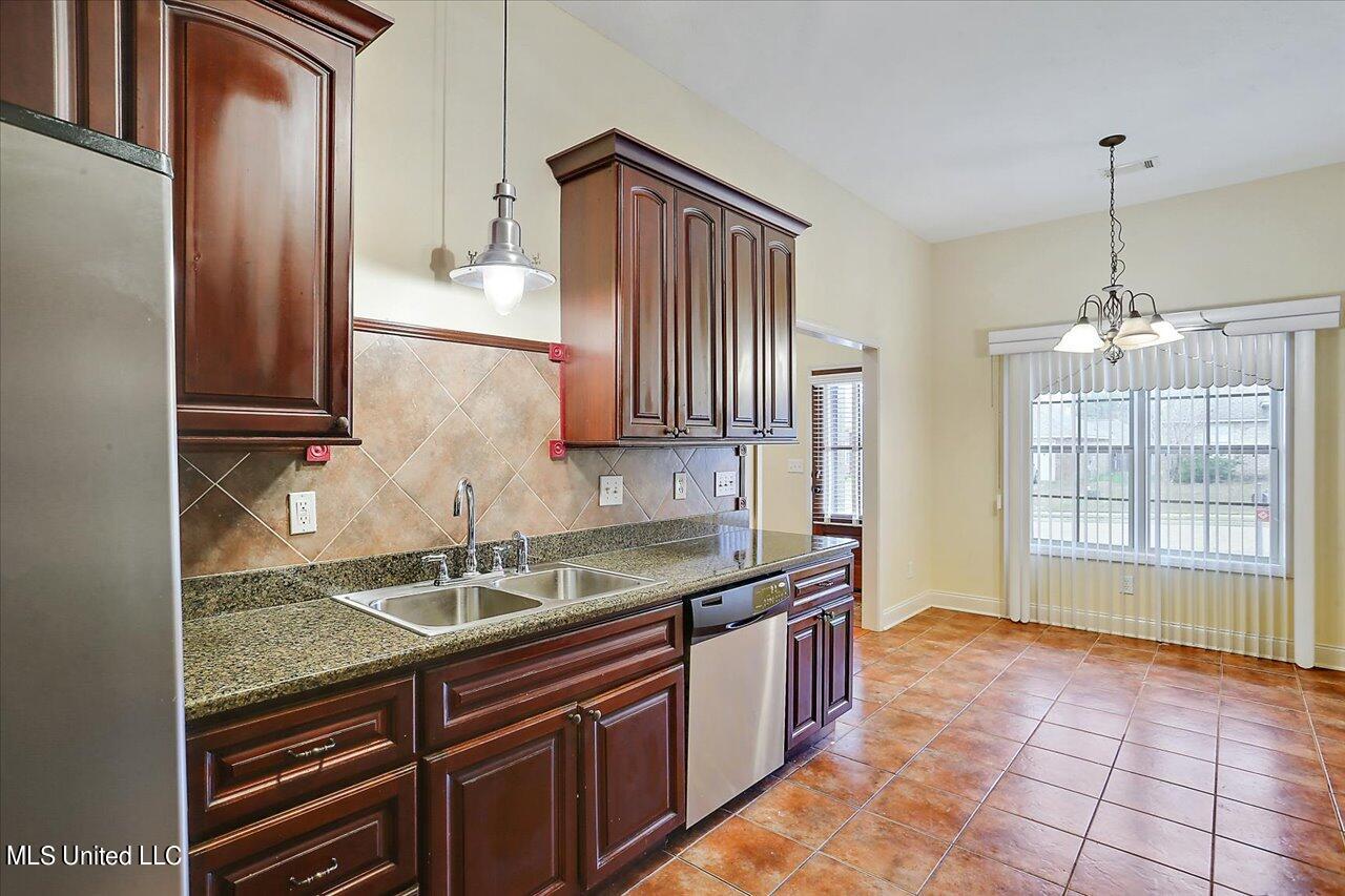 118 Silver Ridge Lane Pearl, MS 39208 - Photo 9 of 29 10-118 Silver Ridge Ln