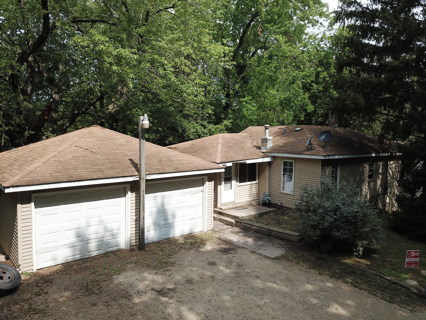 1422 River Road South Elgin, IL 60177 - Photo 1 of 31 a view of a house with a backyard